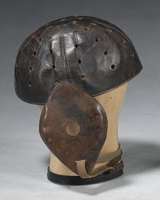 Illustration for article titled 12 Helmets from the Dark Ages of Football